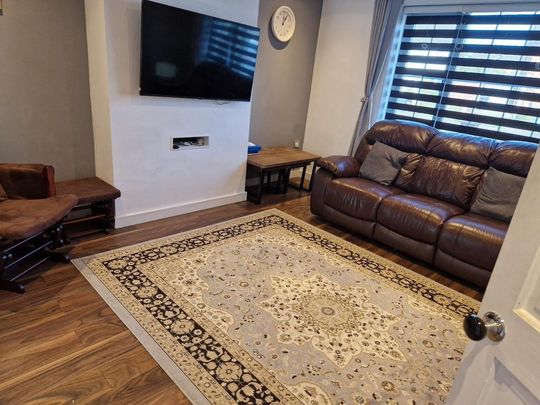 3 bedroom semi-detached house to rent - Photo 1