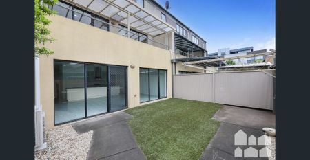 Spacious Family Home With Three Living Zones! - Photo 4