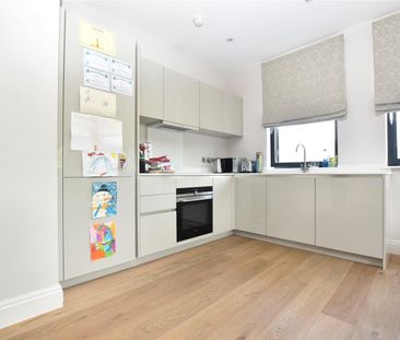 London Road, Isleworth, Middlesex, TW7 - Photo 5