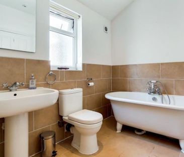 Room in a Shared House, Scawen Road, SE8 - Photo 2