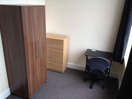 7 bedroom private hall to rent - Photo 4