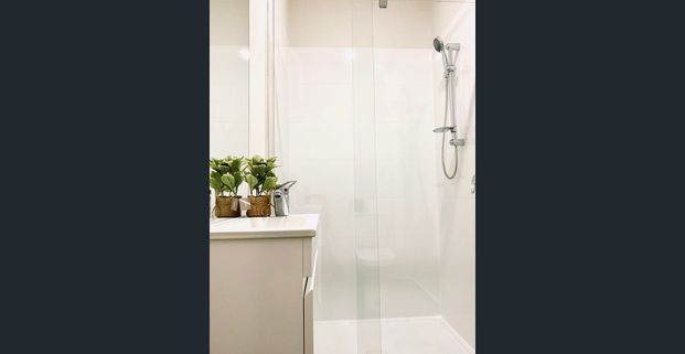 FULLY Furnished STUDIO in perfect location! - Photo 1