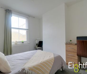 4 bedroom maisonette to rent - Photo 5