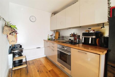 1 bedroom apartment to rent - Photo 4