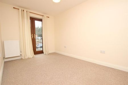 3 bedroom House To Let - Photo 5