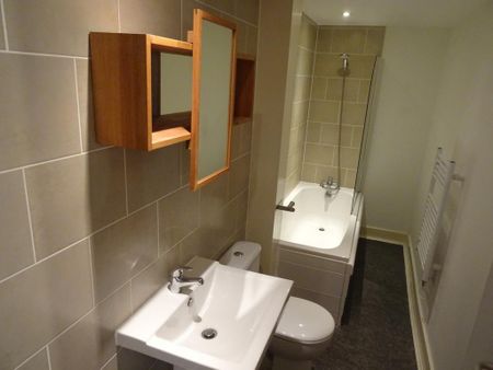 2 bedroom flat to rent - Photo 5