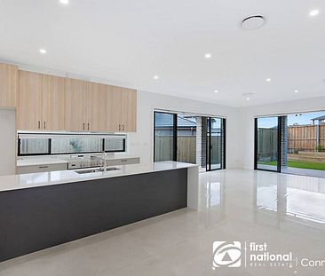 Modern Family Home - Photo 2