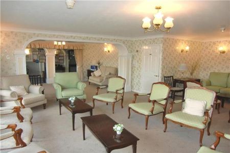 1 bedroom retirement property to rent - Photo 3