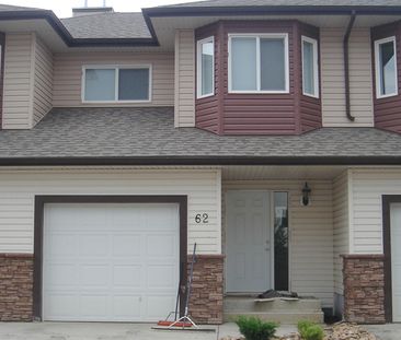 3 Bedroom Townhouse For Rent In Brintnell - Photo 1