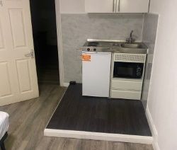 Studio Flat, Princess St, LU1 - Photo 5