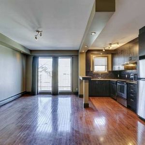 1 Bedroom 1 Bath Apartment for Rent in Sunalta - Photo 2