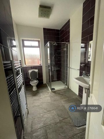 3 bedroom terraced house to rent - Photo 4