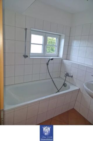 TOP Grundriss! 2-Zimmerwohnung mit großer Küche, Tageslichtbad und Laminat! - Foto 3