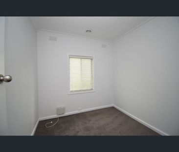 16 Lake St, Shepparton, Vic 3630 - Photo 1
