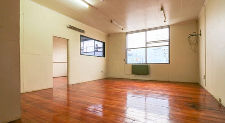 Great Central City Location on Broadway! - Photo 3