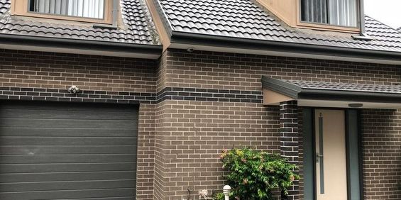 THREE BEDROOM TOWNHOUSE - Photo 3