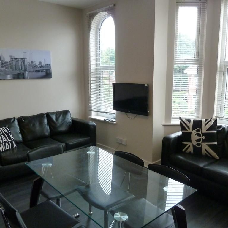 5 bedroom flat to rent - Photo 1