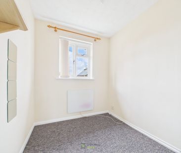 Brampton Lane, Portsmouth, PO3 - Photo 3