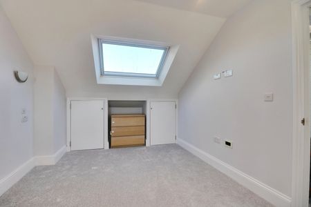 5 Bed Terraced House, William Road, SW19 - Photo 3