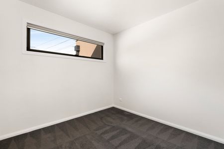 2/43 Albion Street, Essendon VIC 3040 - Photo 5