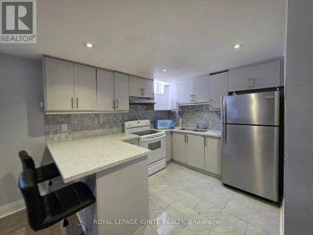 66 TIDESWELL BOULEVARD - Photo 2