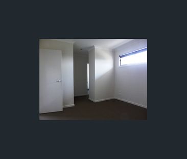 3/8 La Coruna Gardens, Point Cook, Vic 3030 - Photo 6