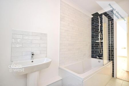 2 bedroom maisonette to rent - Photo 5