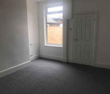 4 bedroom terraced house to rent - Photo 1