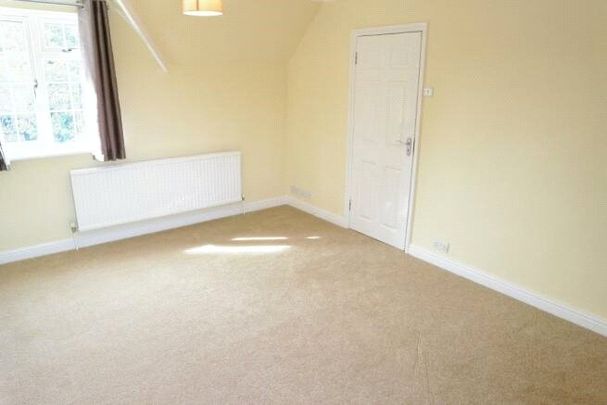 3 bedroom House in Maple Gardens, Reading - Photo 1