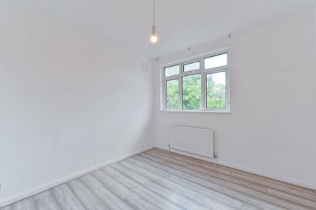3 bedroom end of terrace house to rent - Photo 4
