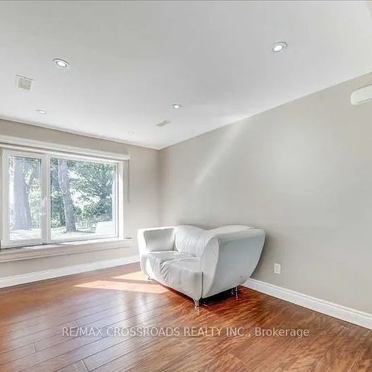 9 Redland Crescent E #(Main Floor Nanny Suite) - Photo 1