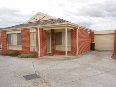 3/52 Latham Street Werribee VIC - Photo 2