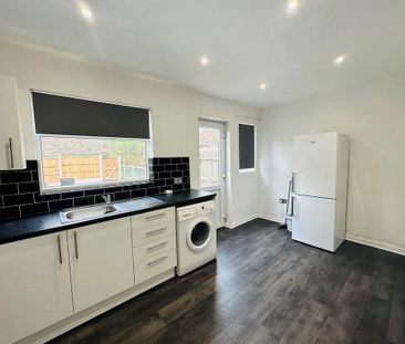 2 bedroom semi-detached house to rent - Photo 6