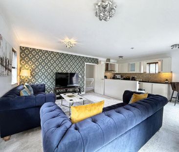 2 bedroom flat to rent - Photo 2