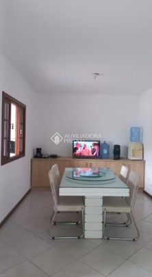 Casa com 5 quartos e 200m² para alugar em Campeche, Florianópolis. - Photo 1
