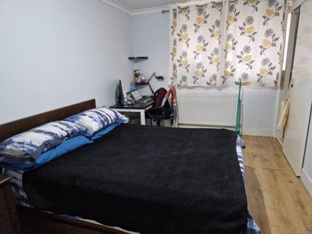 3 Bed Maisonette, Grange Road, E13 - Photo 3