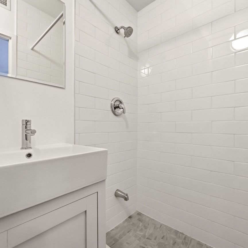 For Lease - 1A Leonard Avenue Unit# 1, Toronto, Ontario - Photo 1