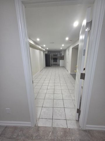 3158 Avalon Drive S #Lower - Photo 3