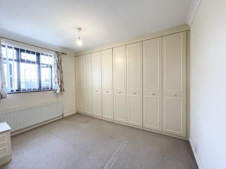 Thorntons Farm Avenue RM7 0TU, Property for rent - Photo 2