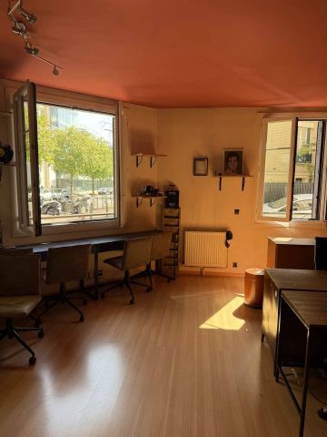 Titre : Local à louer de 57,41 m² à Suresnes - Photo 4