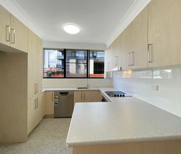 Perfectly Positioned Renovated Apartment! - Photo 4