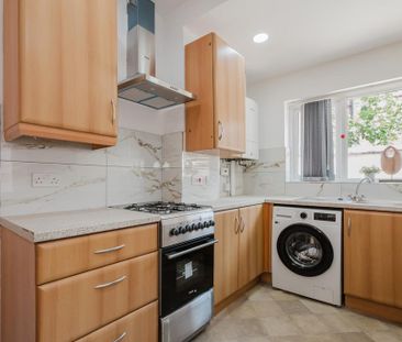 4 bedroom terraced house to rent - Photo 2