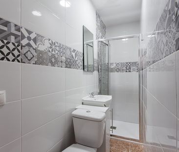Fantastic room with private bathroom in Valencia - Photo 1