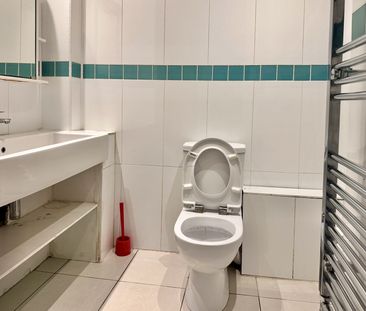 Queensway, London - Photo 3