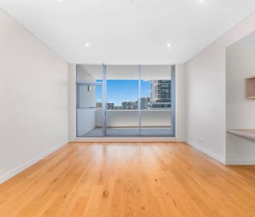 Spacious 2 Bedroom with Media Desk and Extra Large Balcony! - Photo 3