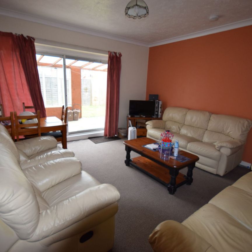 6 Bedroom House To Rent in Ensbury Park - £2,640 pcm Tenancy Info - Photo 1