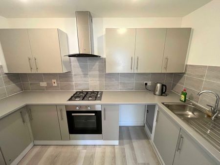 2 bedroom ground floor flat to rent - Photo 4