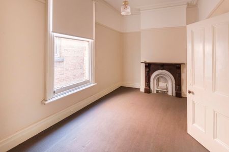 Charming Two-Bedroom Unit in the Heart of Brunswick - Photo 3