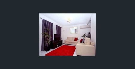 Spacious & Modern Townhouse Opposite Glennie School - Photo 2