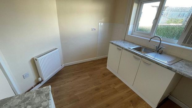 2 bedroom semi-detached house to rent - Photo 1